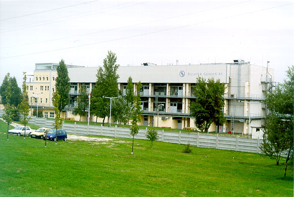 Szteroid csarnok, energia blokk, fejépület – Richter Gedeon Rt. fióktelepe, Dorog